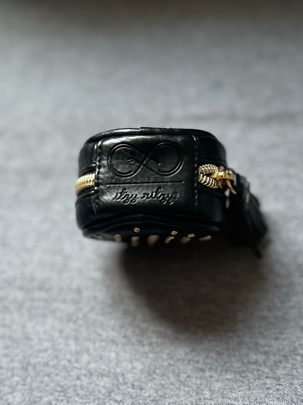 Itzy Ritzy Black Chelsea and Cole Paci Pod - Picture 3 of 4